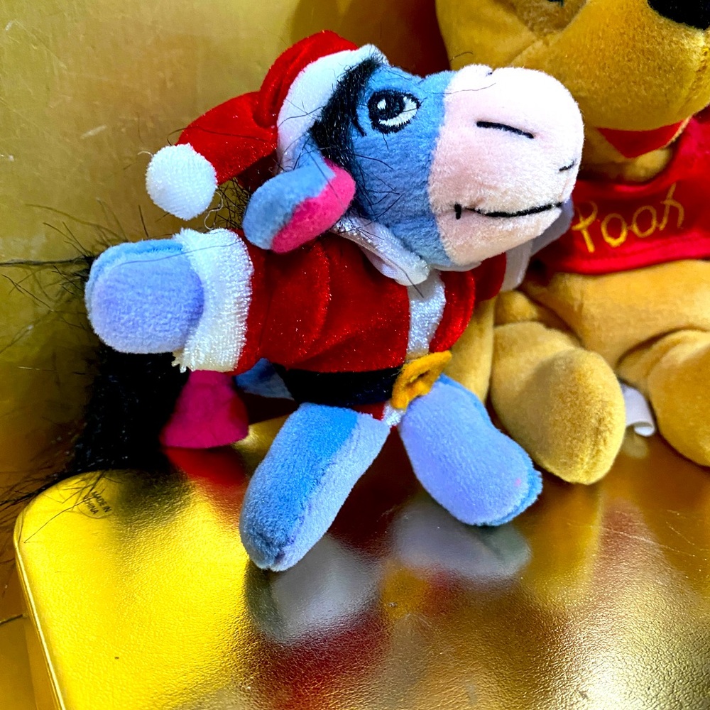 WALT DISNEY 90s SANTA WINNIE THE POOH BEAN BAG PLUSH & MINI EEYORE  SANTA PLUSH - Picture 3 of 13